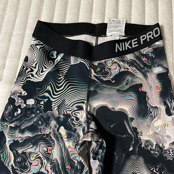Nike Pro Crop Legging | Size Small - Picture 3 of 9